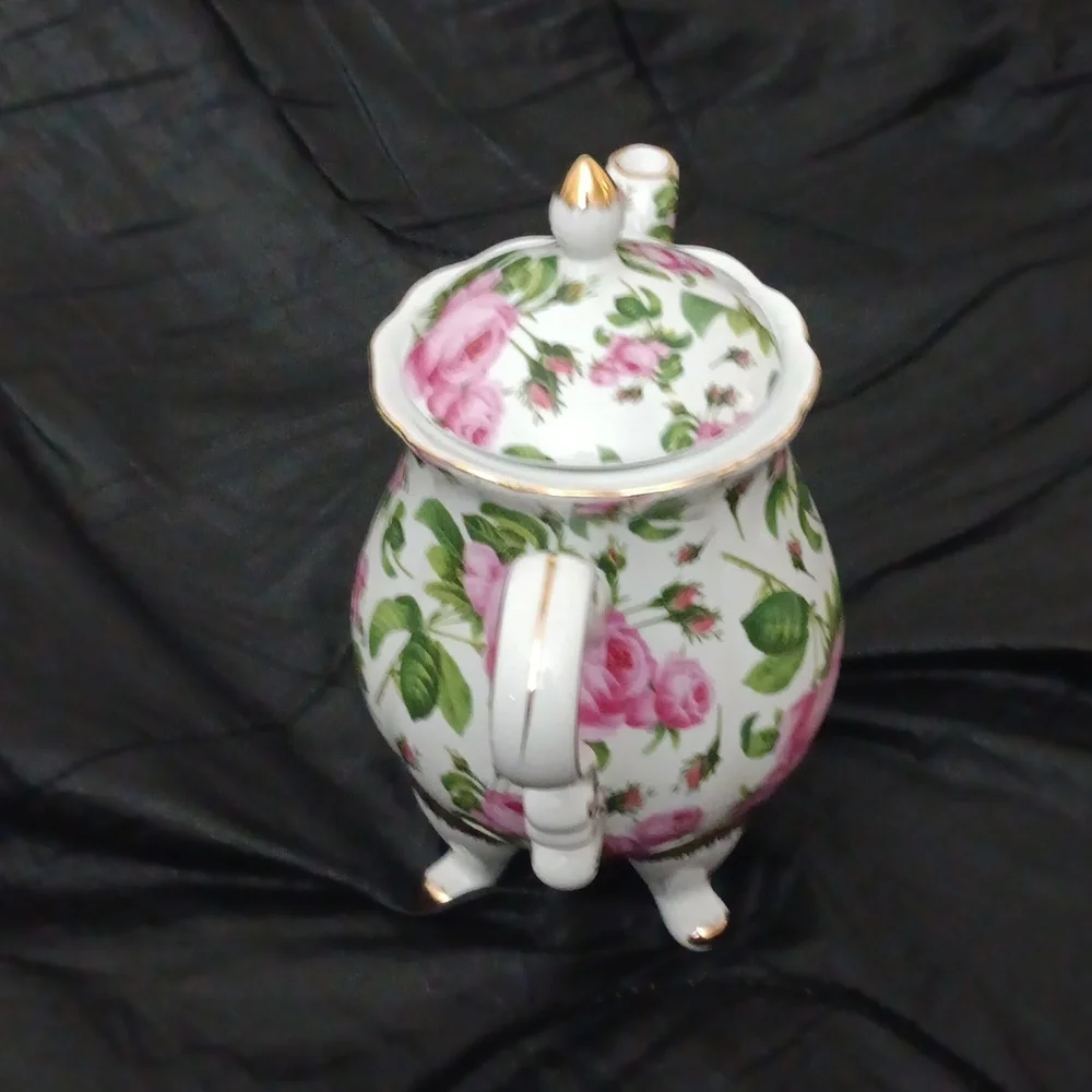 Vintage Victoria.s Garden Porcelain Teapot - Picture 2 of 7